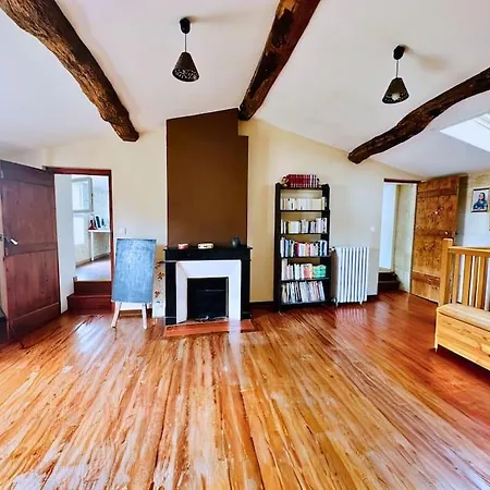 Maison En Pierre Avec Piscine Pres De Bordeaux Montussan