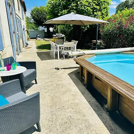 Maison En Pierre Avec Piscine Pres De Bordeaux