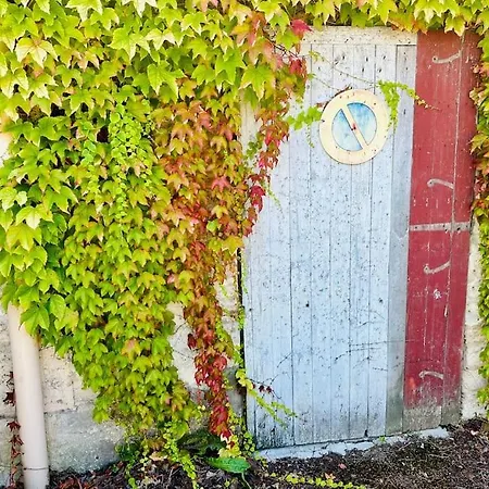 فندق Maison En Pierre Avec Piscine Pres De Bordeaux Montussan