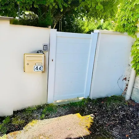 Maison En Pierre Avec Piscine Pres De Bordeaux Montussan